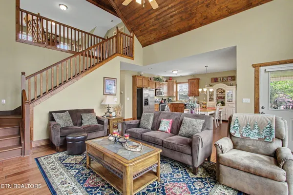 $1,199,000 | 1379 Paradise Lane, Dandridge, TN 37725