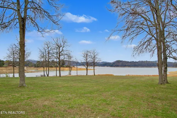 $1,199,000 | 1379 Paradise Lane, Dandridge, TN 37725