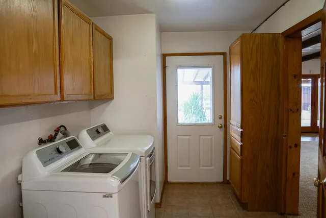 $725,000 | 2104 West Magnolia Avenue, Caruthers, CA 93609