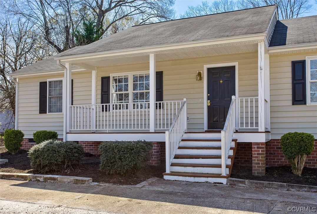 8911 Midway Road Henrico, VA 23229 - Photo 3 of 30 front view of a house
