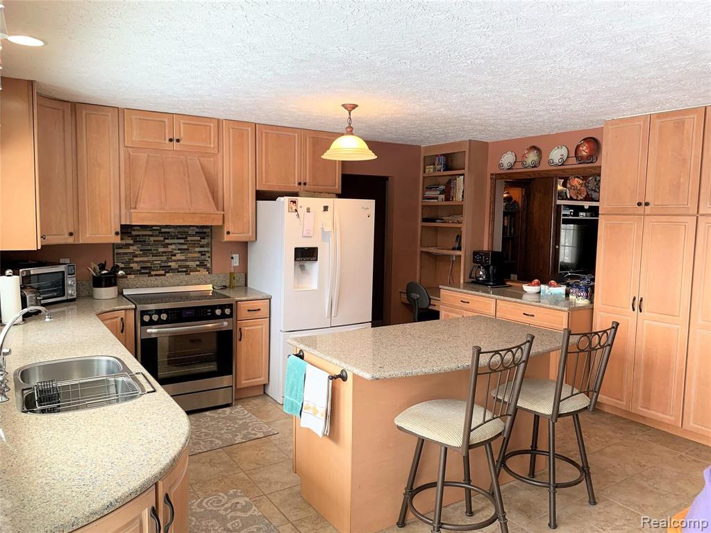 3532 Golf Club Road Howell, MI 48843 - Photo 15 of 30
