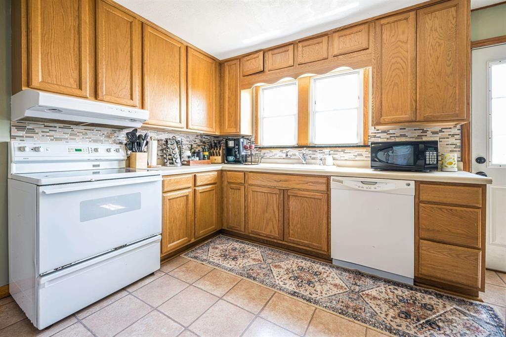606 Mercer Street Pinconning, MI 48650 - Photo 10 of 32 Gallery Image 10