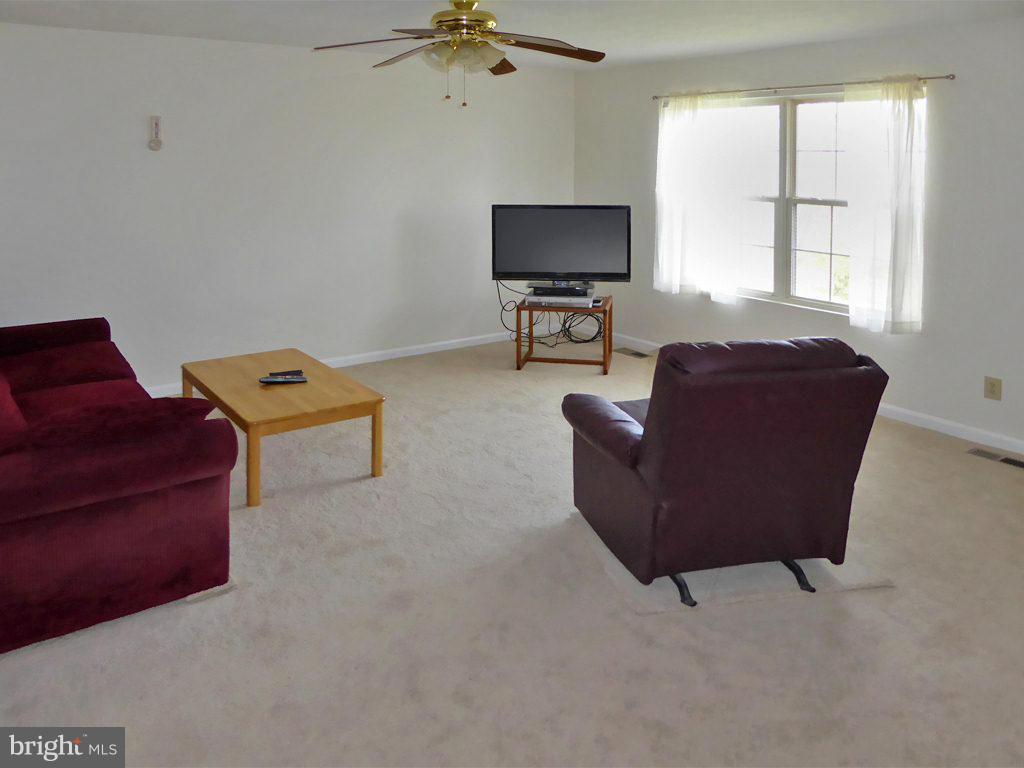 1428 Highridge Road Front Royal, VA 22630 - Photo 12 of 30 Living Room