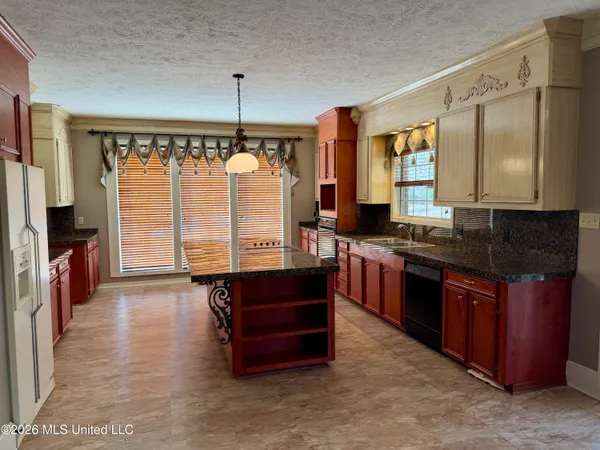 $530,000 | 3253 Highway 488, Carthage, MS 39051