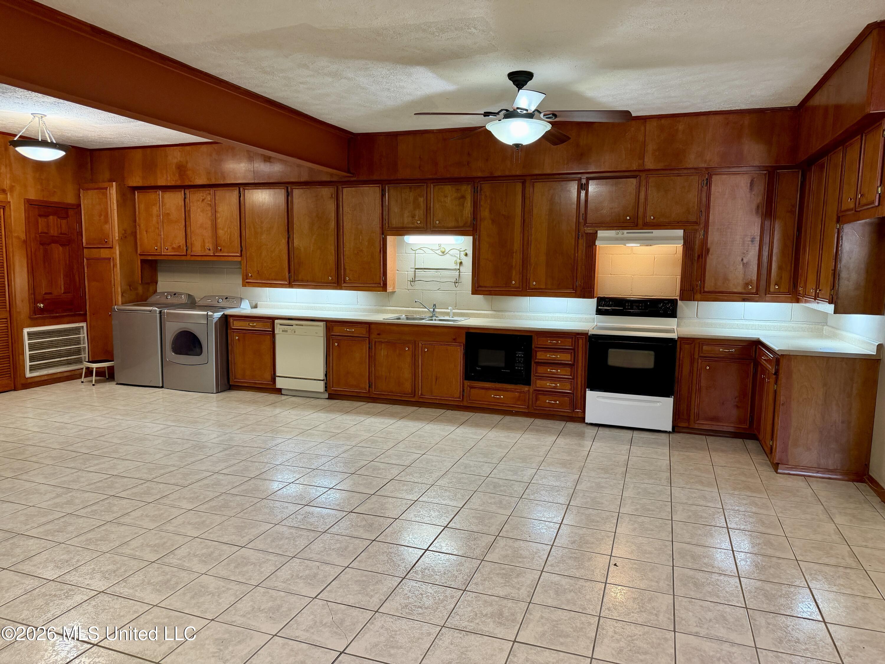 3253 Highway 488 Carthage, MS 39051 - Photo 93 of 109 IMG_2091