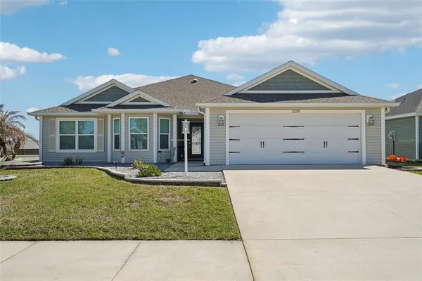 $330,000 | 3279 Dzuro Drive, Oxford, FL 34484