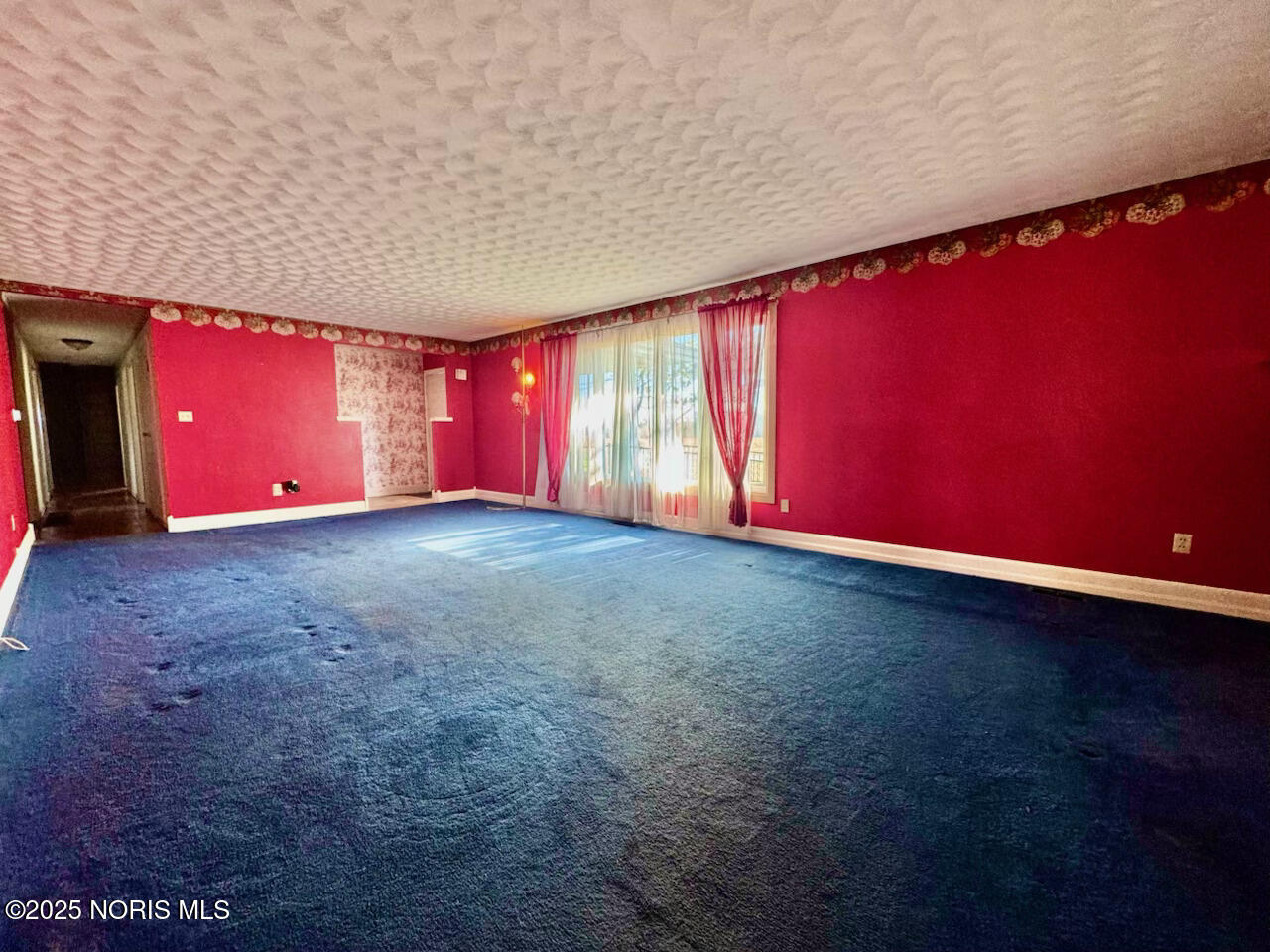 4769 Huber Road Hicksville, OH 43526 - Photo 7 of 25 Living Room