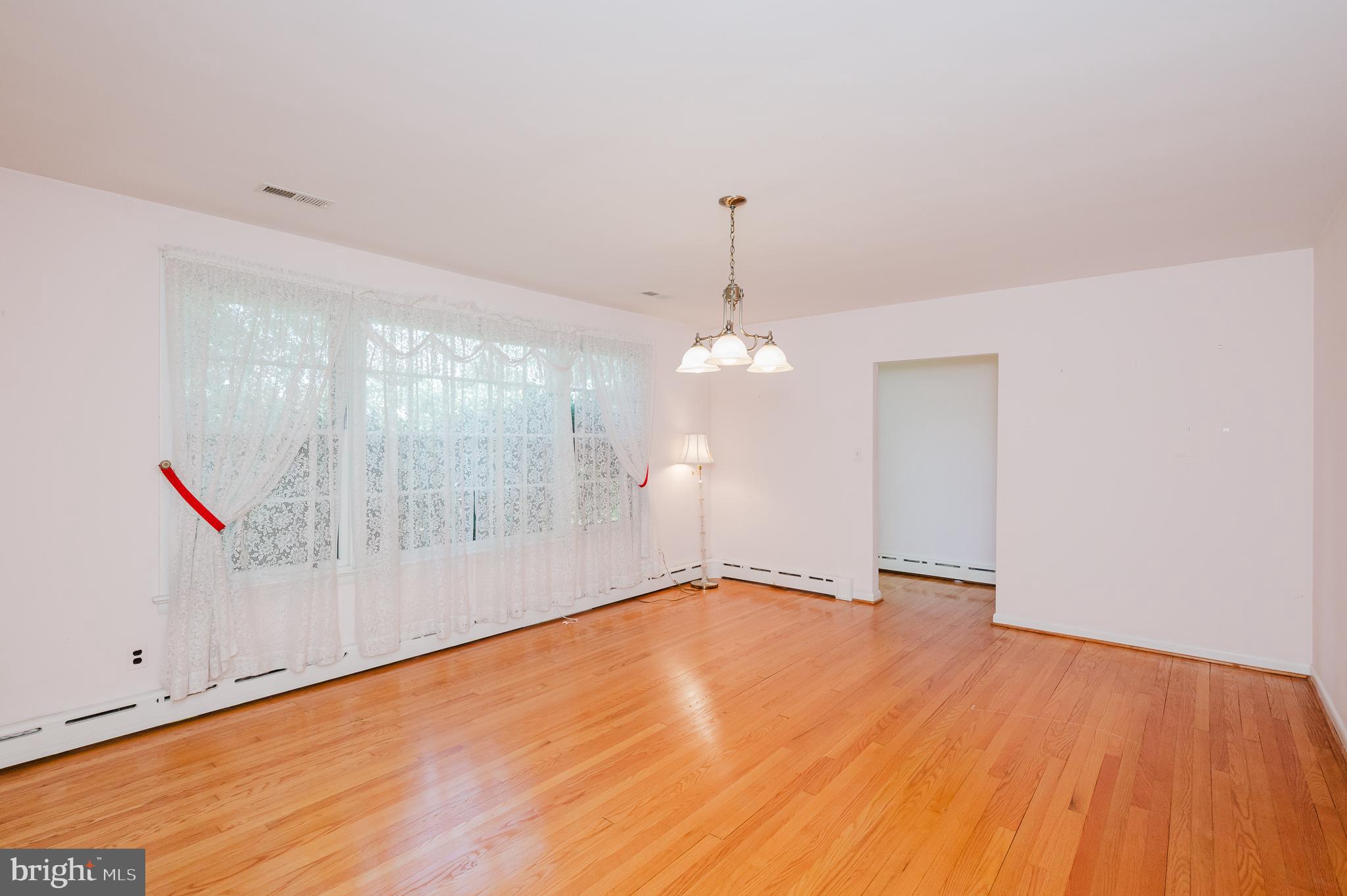 2911 Nelson Lane Fallston, MD 21047 - Photo 37 of 85 Living room