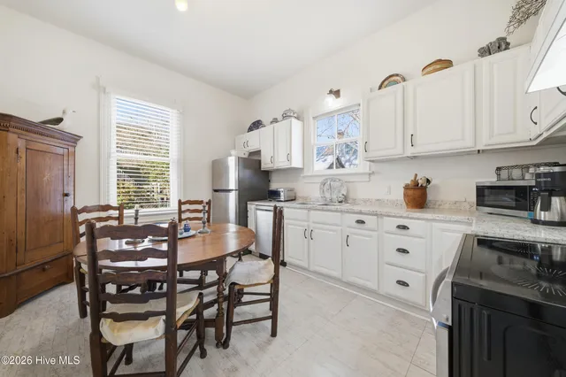 $472,500 | 303 East King Street, Edenton, NC 27932