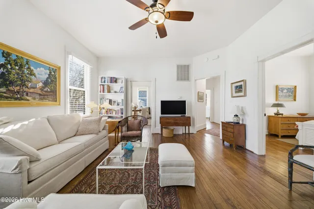 $472,500 | 303 East King Street, Edenton, NC 27932