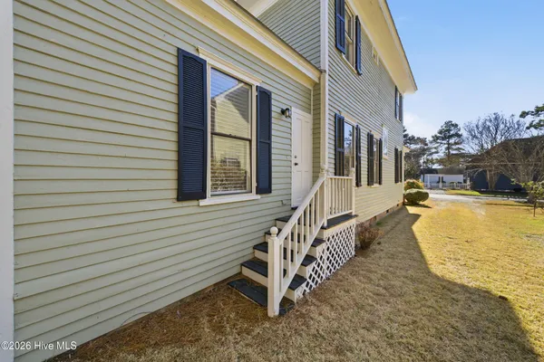 $460,000 | 303 East King Street, Edenton, NC 27932