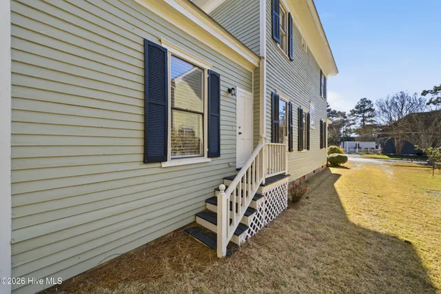 $472,500 | 303 East King Street, Edenton, NC 27932