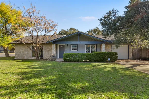 $2,600 | 8713 Azalea Trail, Austin, TX 78759