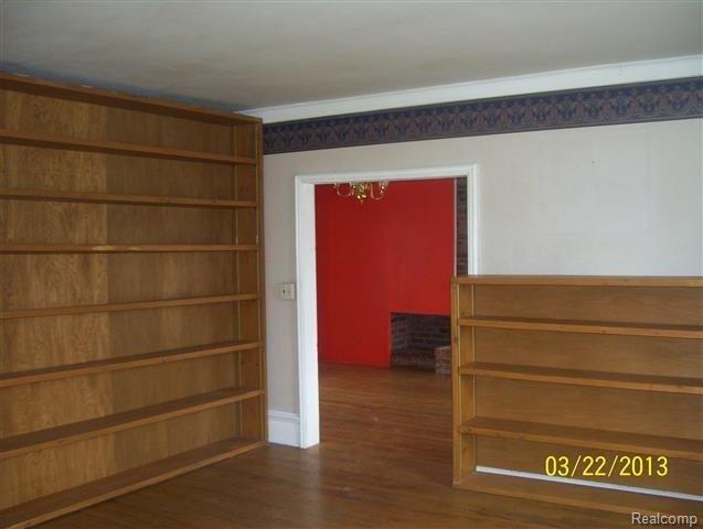 620 North Rochester Road Leonard, MI 48367 - Photo 10 of 25 100_3783 (Small).JPG