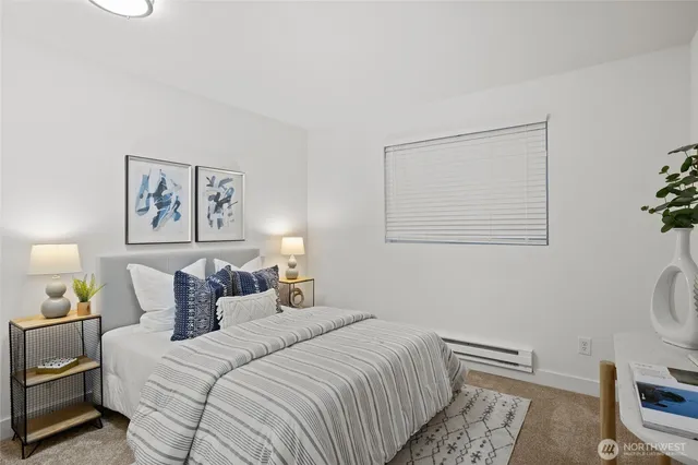 a view of entryway with backyard and garden