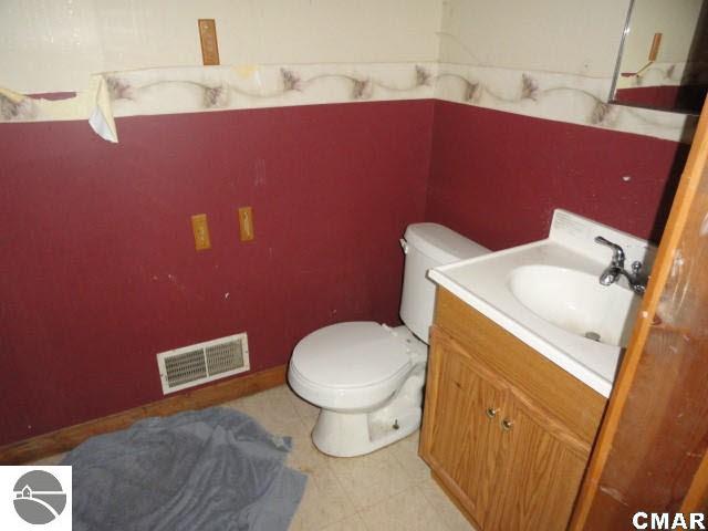 9879 East Deerfield Road Shepherd, MI 48883 - Photo 9 of 9 1769466-8.JPG