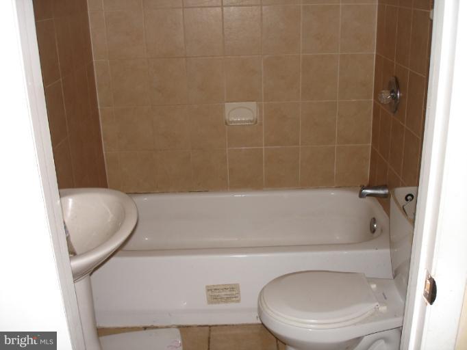 1345 Ramsay Street Baltimore, MD 21223 - Photo 4 of 7 Bath