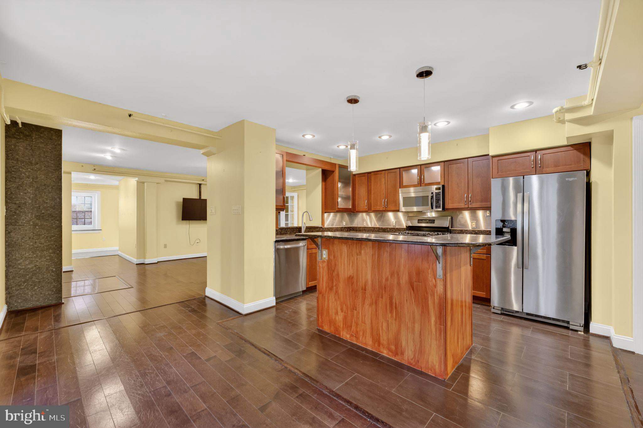 126 Cuthbert Street, Unit 3 Philadelphia, PA 19106 - Photo 11 of 32 Open Chef's Kitchen