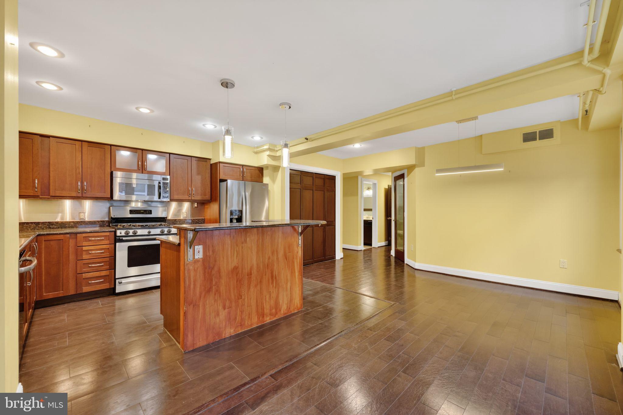 126 Cuthbert Street, Unit 3 Philadelphia, PA 19106 - Photo 16 of 32 Chef's Kitchen