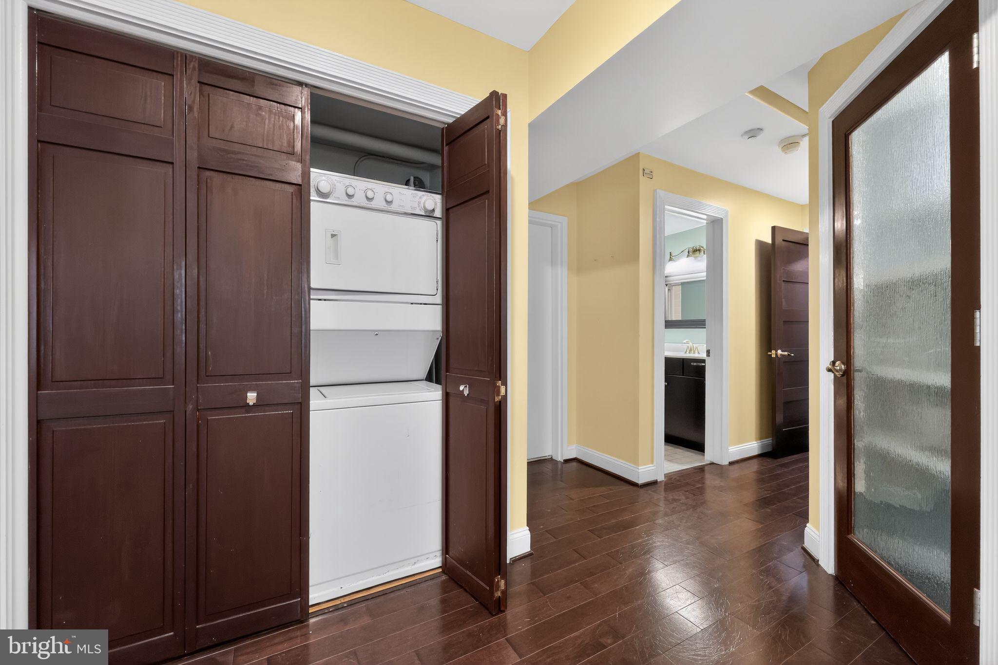 126 Cuthbert Street, Unit 3 Philadelphia, PA 19106 - Photo 22 of 32 Hallway