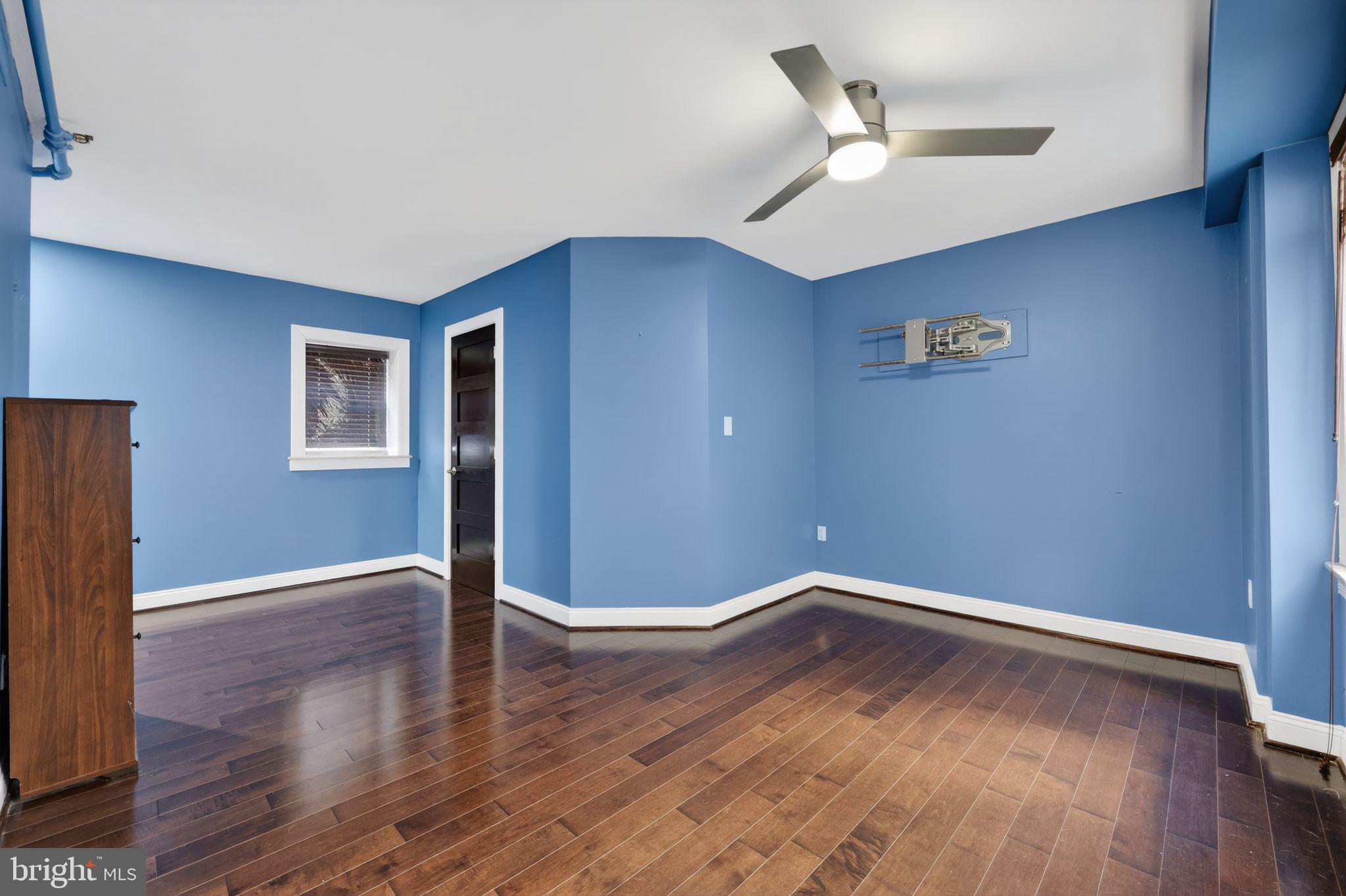 126 Cuthbert Street, Unit 3 Philadelphia, PA 19106 - Photo 23 of 32 Primary Bedroom