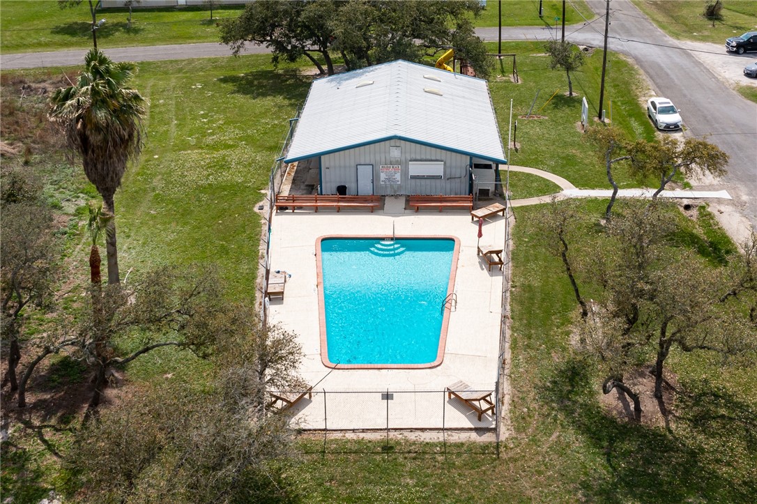 628 Channelview Road Rockport, TX 78382 - Photo 5 of 11