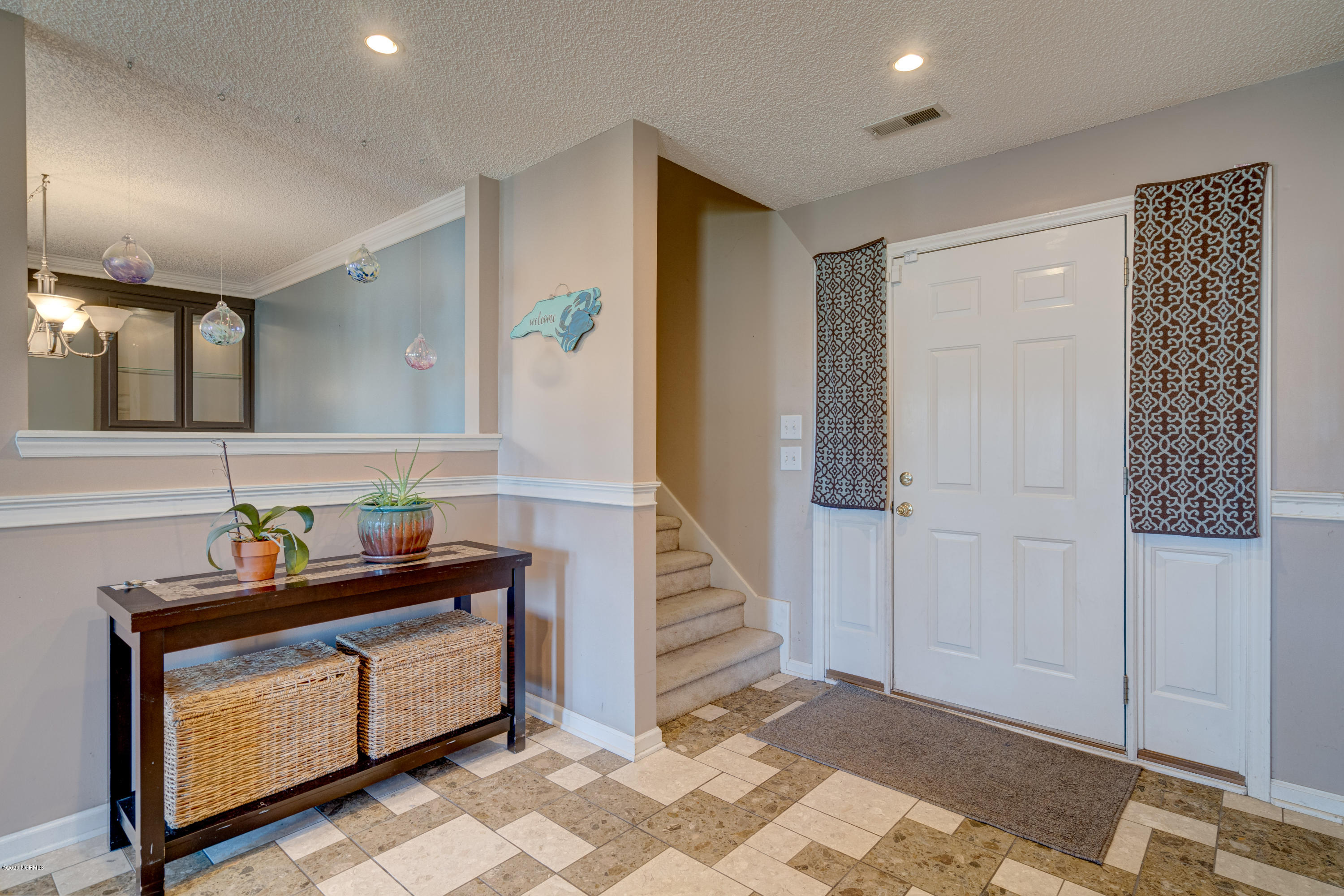 7118 Springer Road Wilmington, NC 28411 - Photo 4 of 39 Foyer