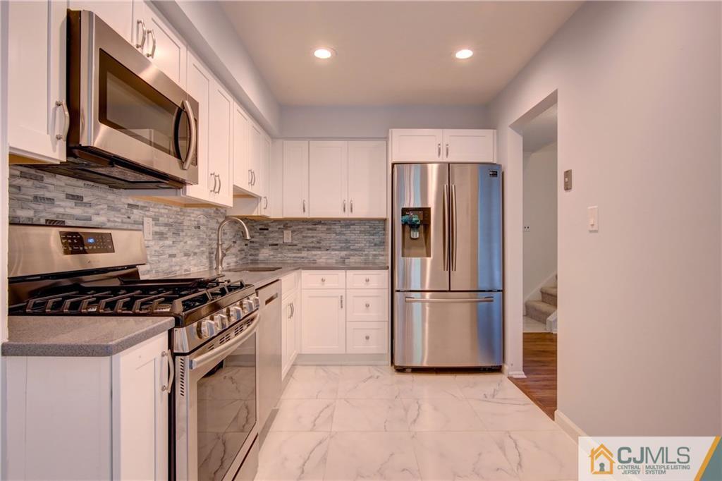 3 Pheasant Run Edison, NJ 08820 - Photo 3 of 13 Gallery Image 3