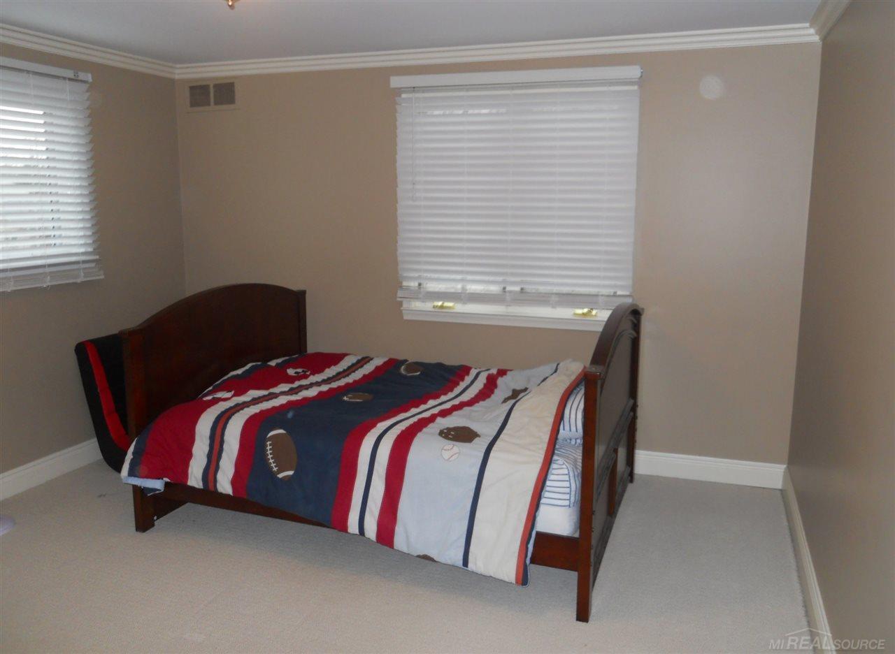 723 Canterbury Road Grosse Pointe Woods, MI 48236 - Photo 21 of 30