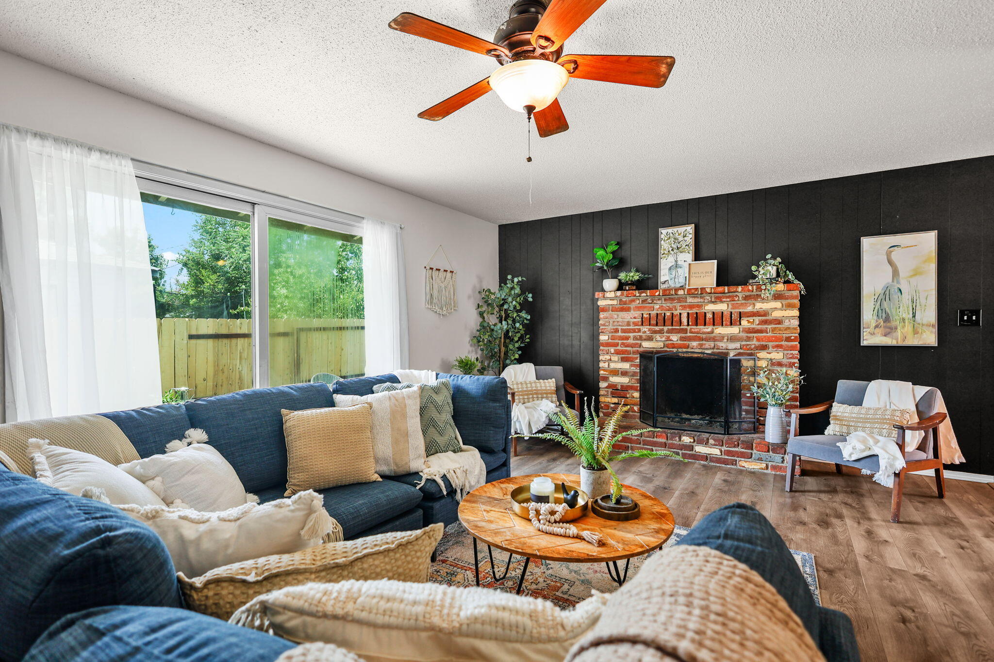 3646 Rhonda Road Cottonwood, CA 96022 - Photo 24 of 58 Spacious Living Room