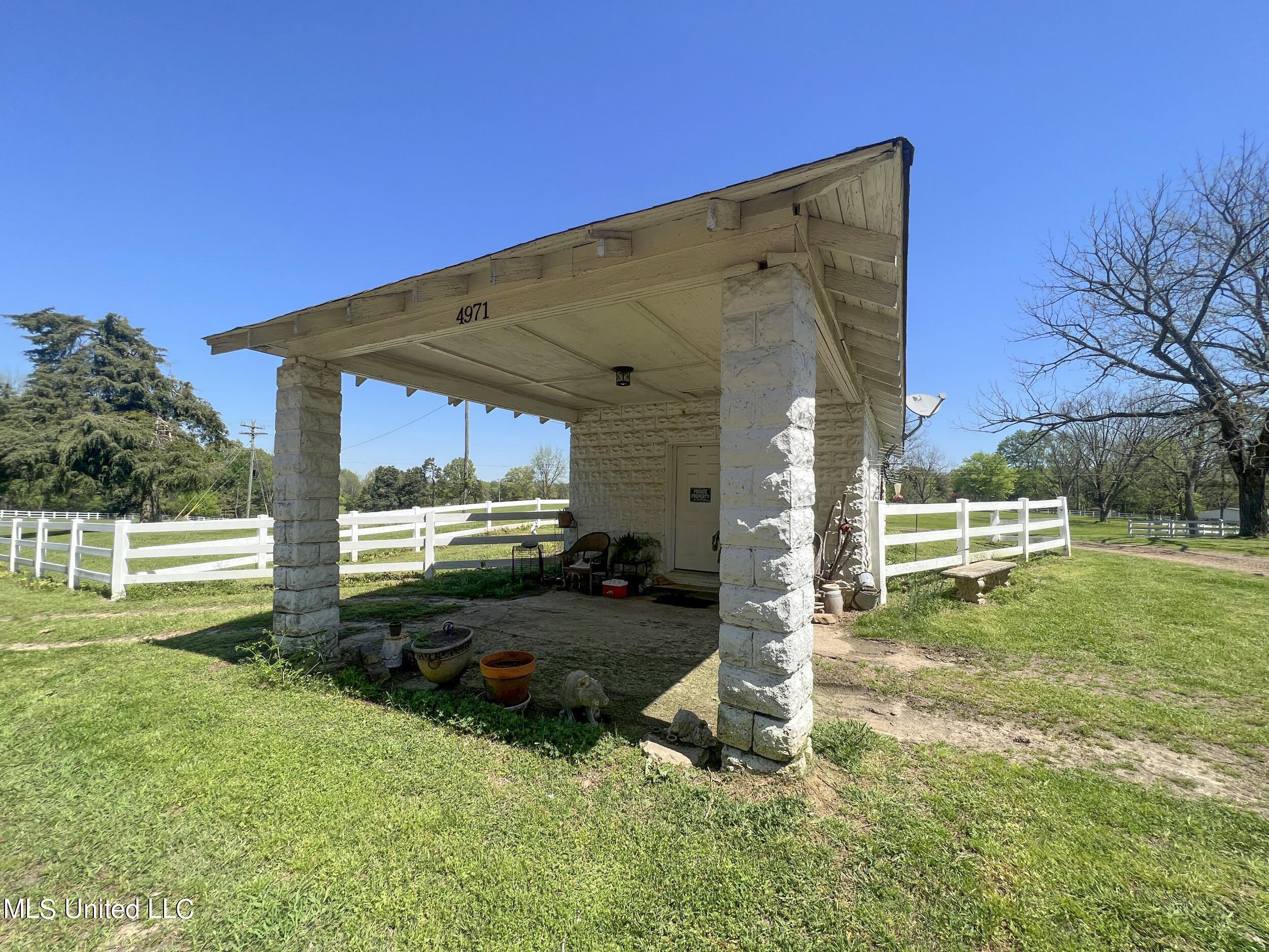4977 Sees Chapel Road Crenshaw, MS 38621 - Photo 151 of 156 3gslsc136