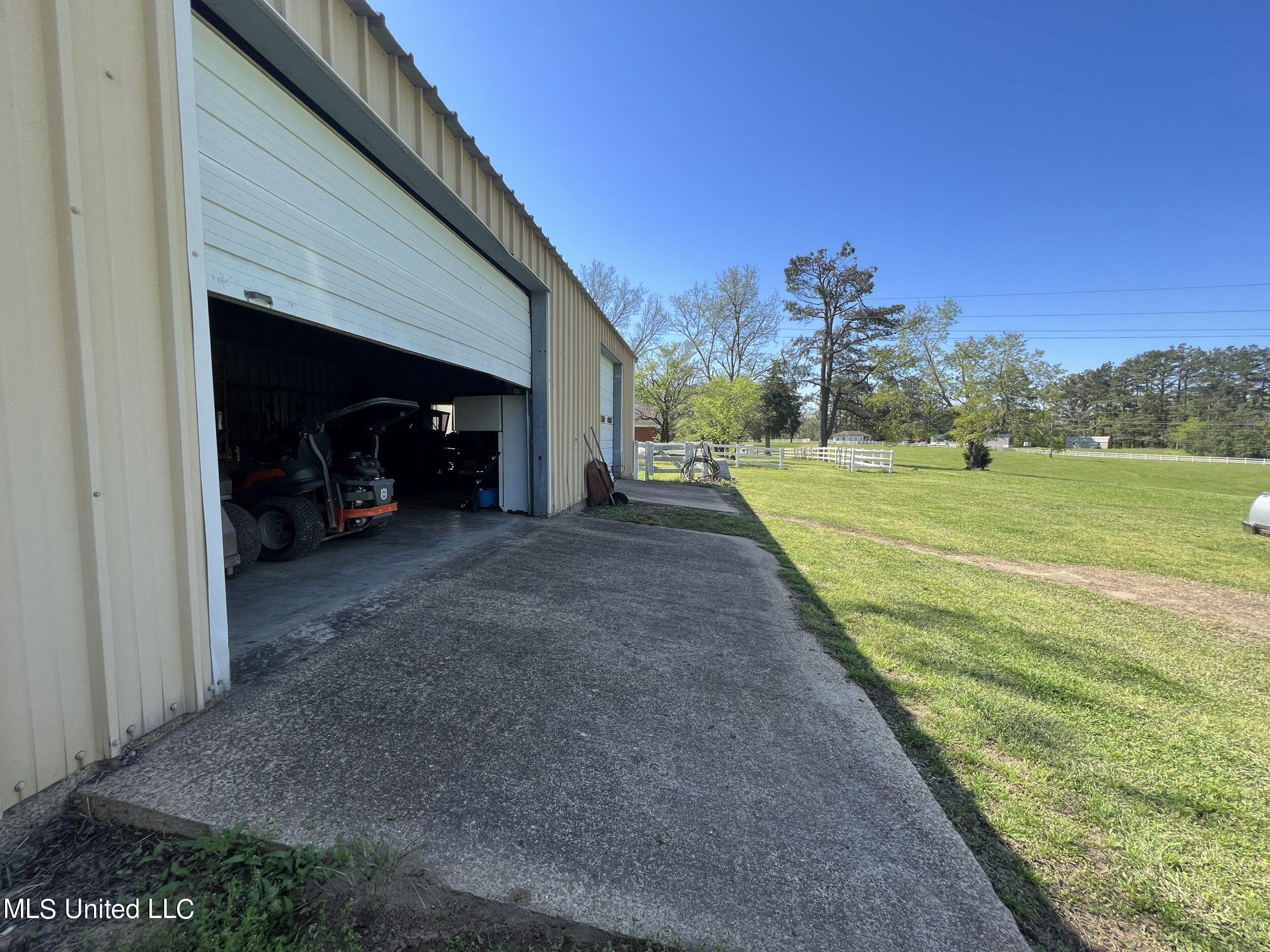 4977 Sees Chapel Road Crenshaw, MS 38621 - Photo 48 of 156 3gslsc12