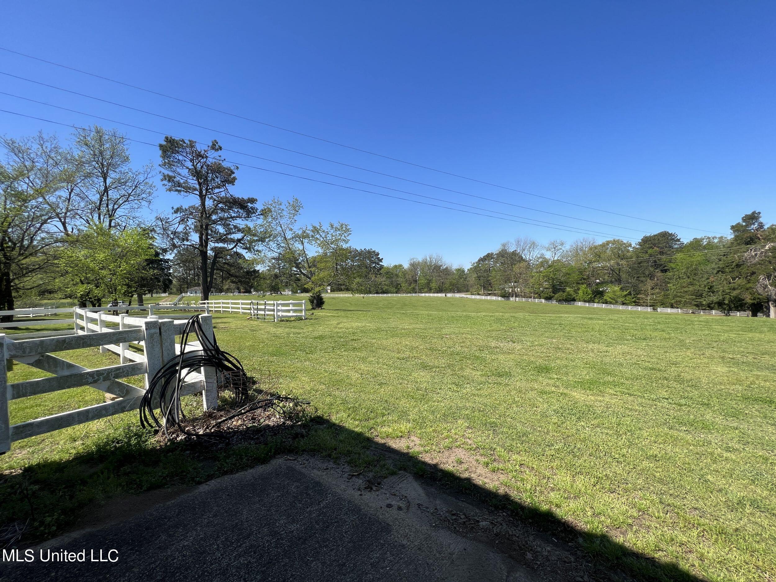 4977 Sees Chapel Road Crenshaw, MS 38621 - Photo 49 of 156 3gslsc14