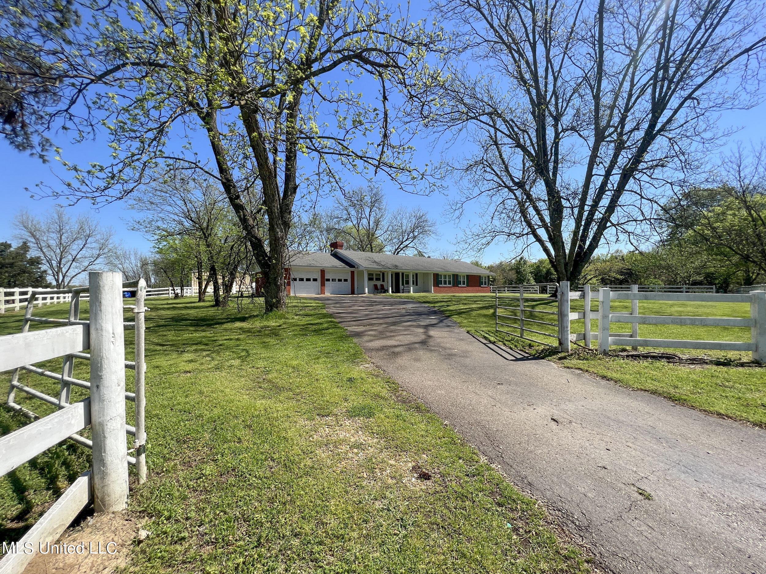 4977 Sees Chapel Road Crenshaw, MS 38621 - Photo 81 of 156 3gslsc58