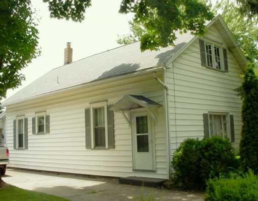 20 Forest Grove Road Coraopolis, PA 15108 - Photo 1 of 3 Exterior Front.