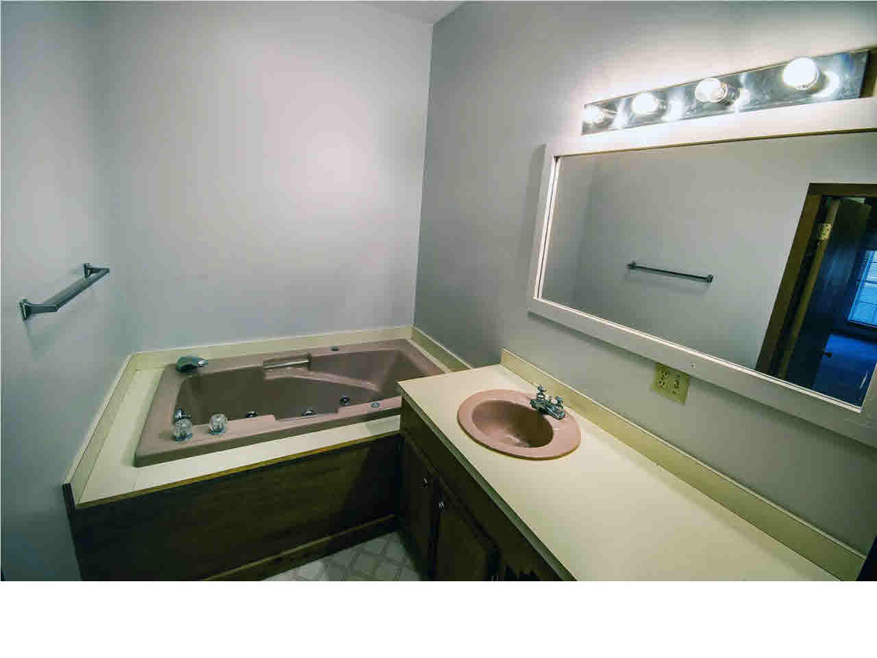 9677 Midway Road, Unit C Raymond, MS 39154 - Photo 19 of 48 Private full bath off the 3rd bedroom.