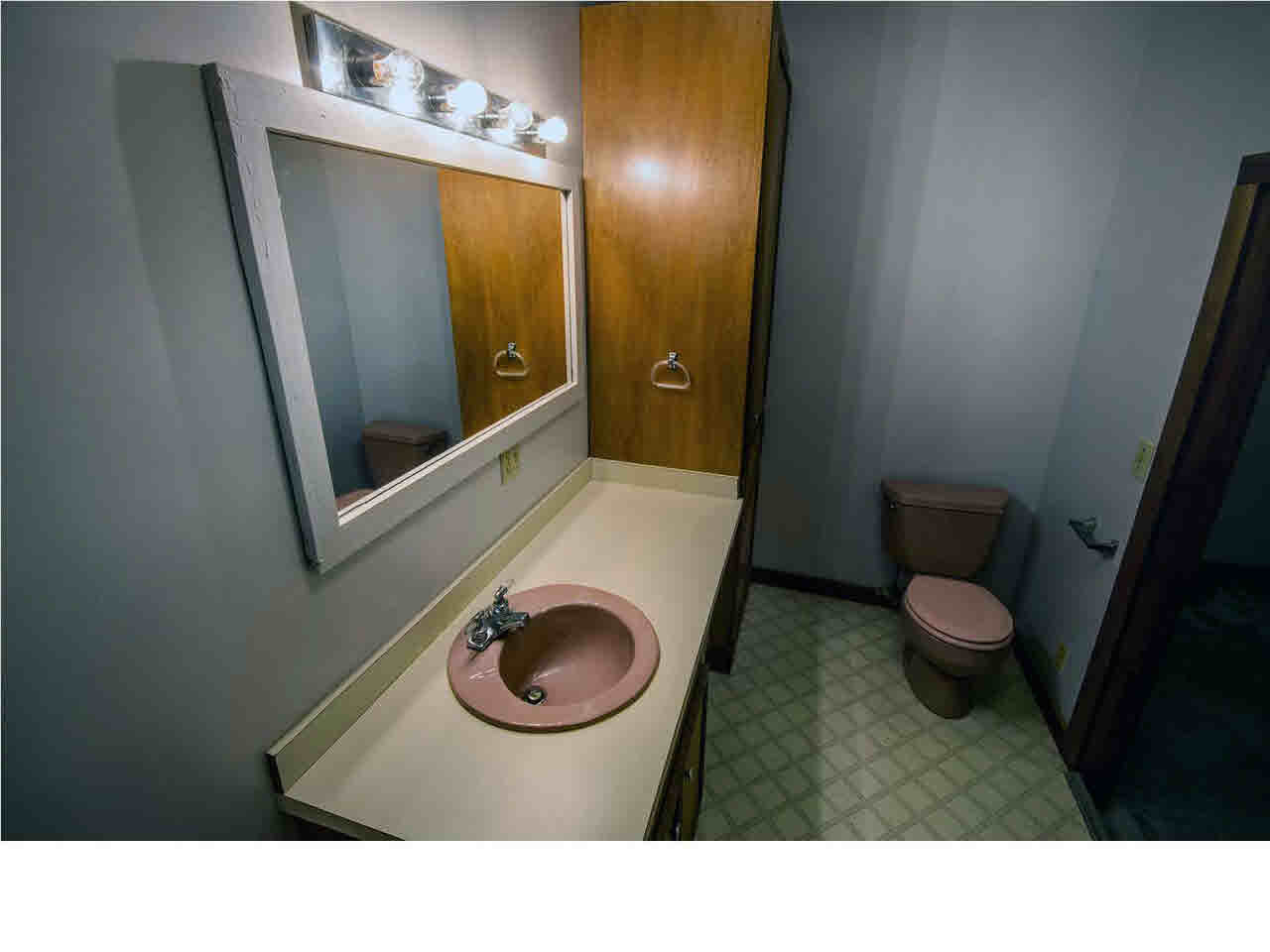9677 Midway Road, Unit C Raymond, MS 39154 - Photo 21 of 48 Private full bath off the 3rd bedroom.