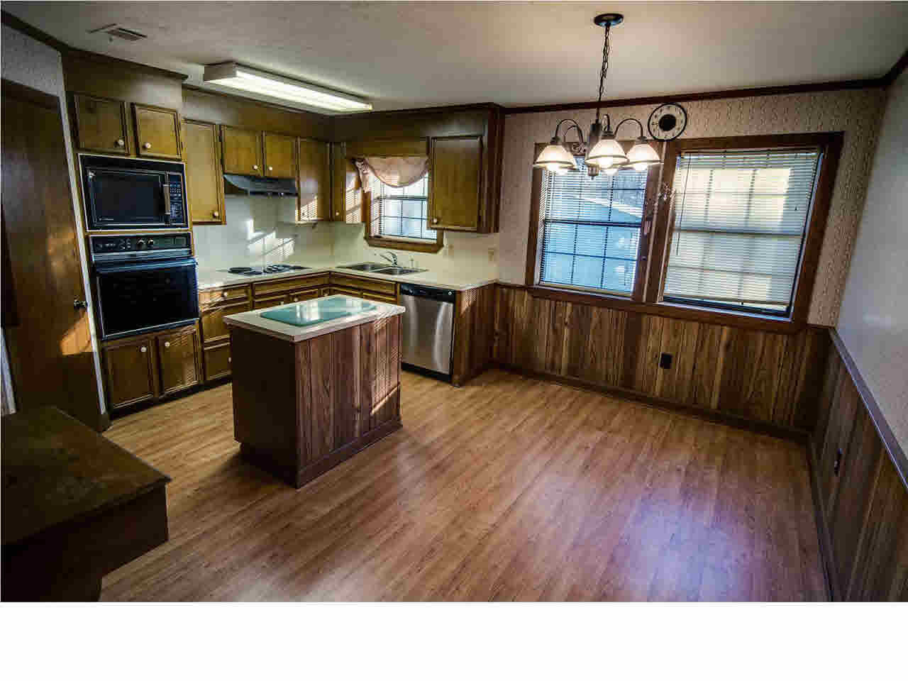 9677 Midway Road, Unit C Raymond, MS 39154 - Photo 8 of 48 Large kitchen and dining room.