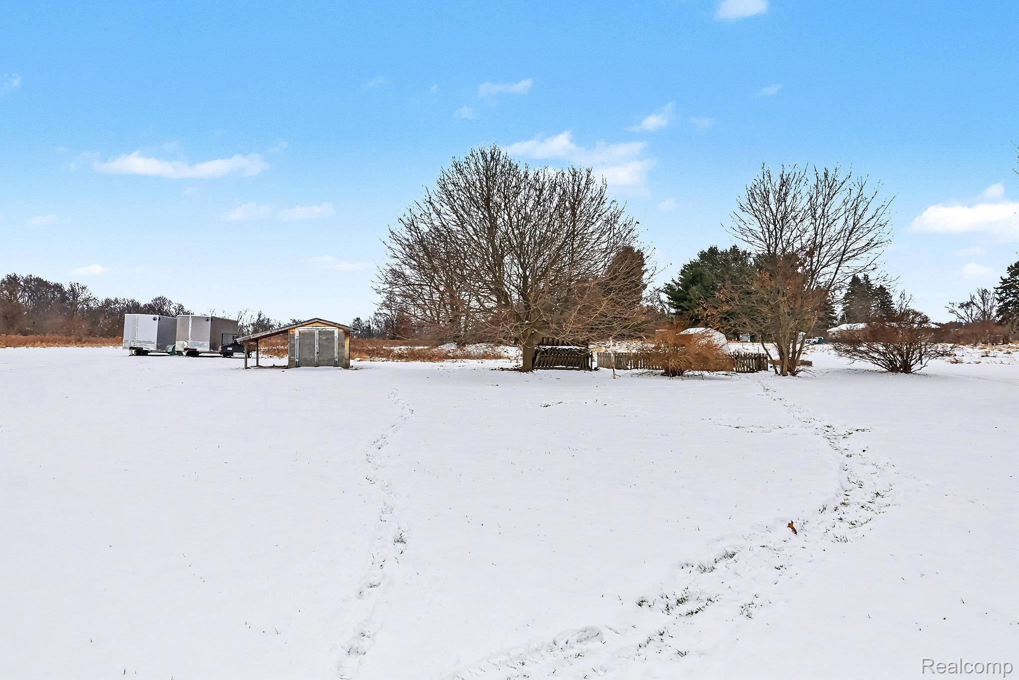 13933 Bliven Road Byron, MI 48418 - Photo 28 of 35 028_file_301.jpg