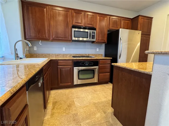 $2,350 | 8278 Apple Barn Avenue, Las Vegas, NV 89178