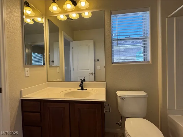 $2,350 | 8278 Apple Barn Avenue, Las Vegas, NV 89178