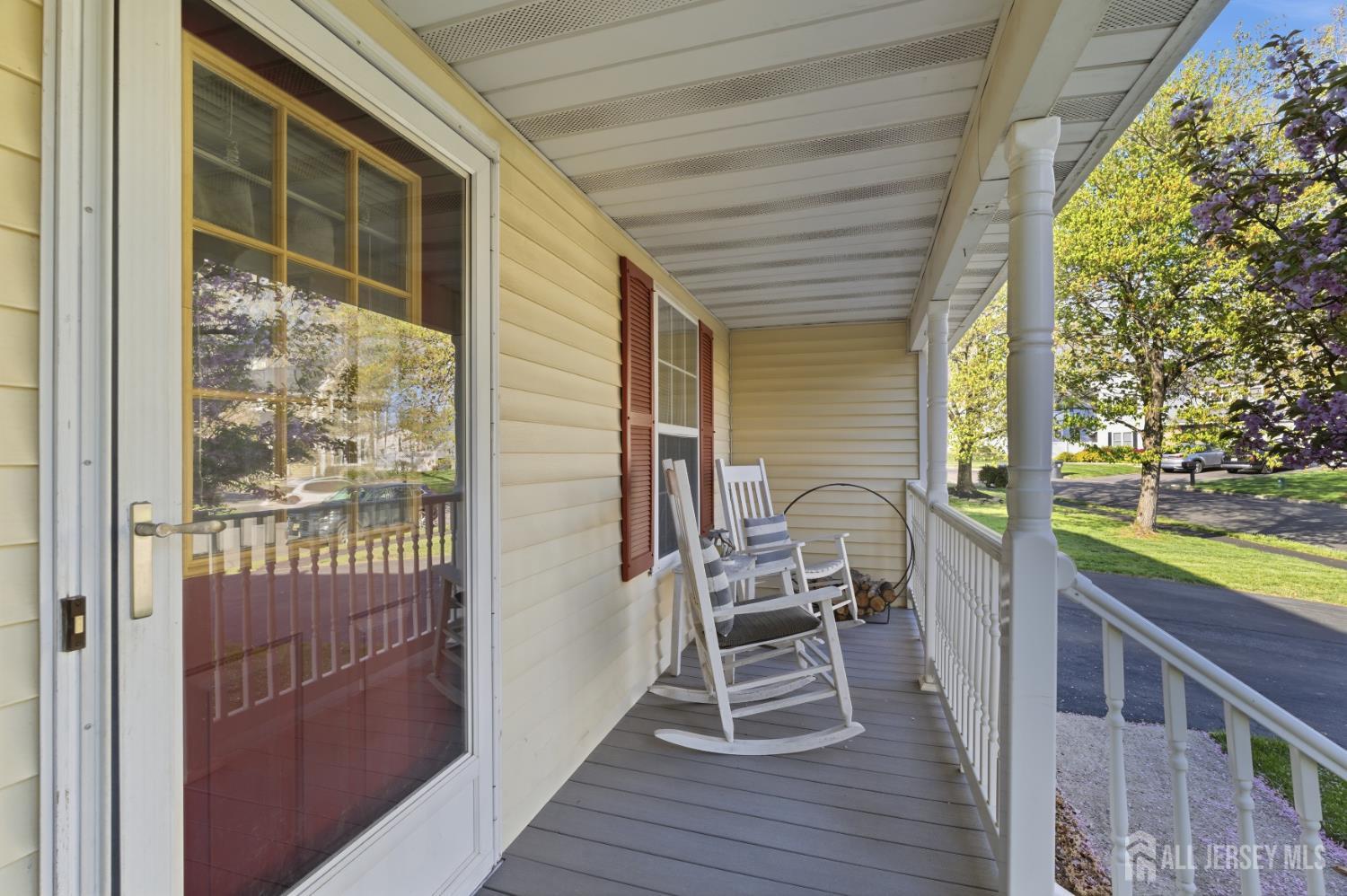 6 Shoshoni Way Somerville, NJ 08876 - Photo 8 of 52 a balcony with chairs