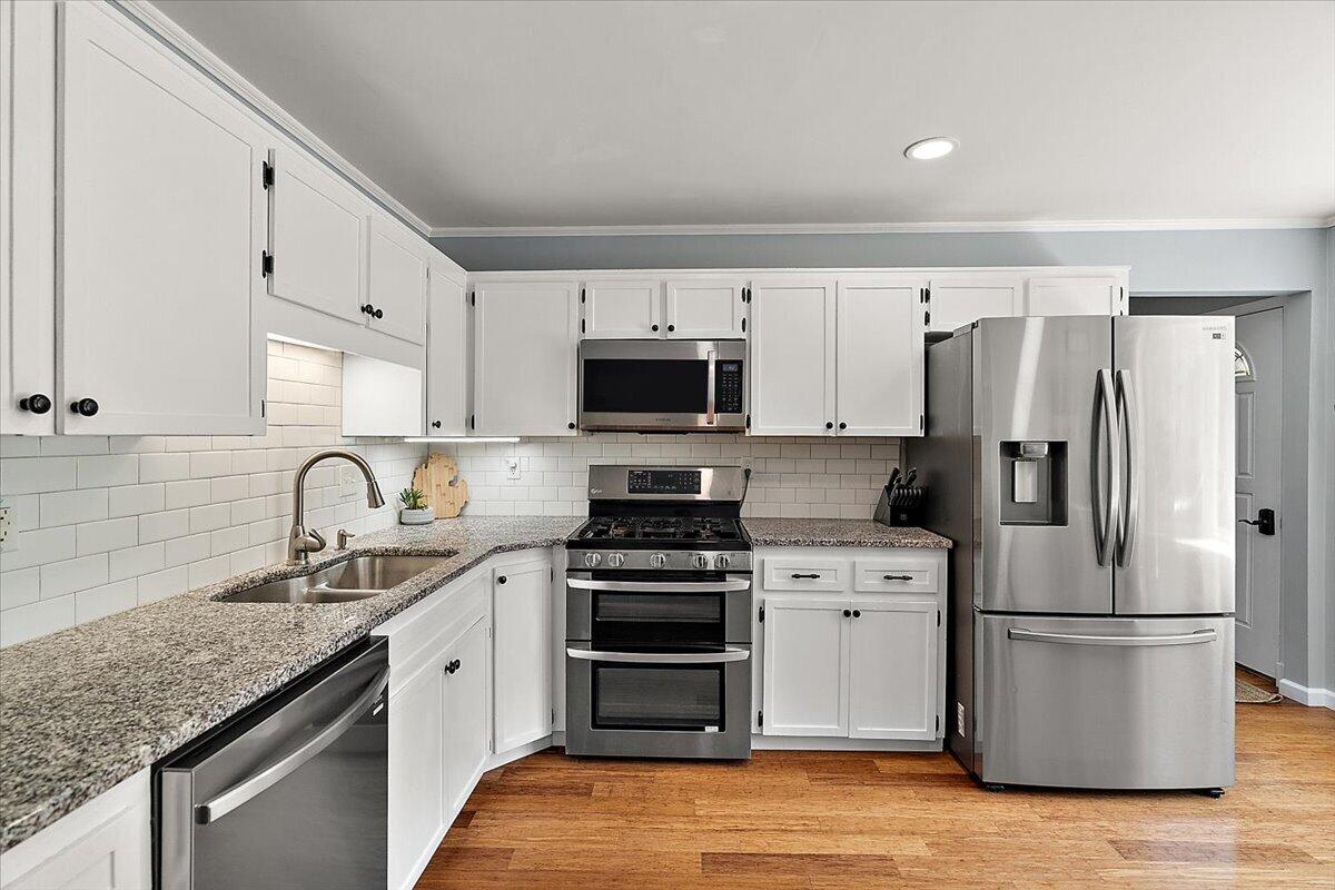 2139 Brown School Road St. Joseph, MI 49085 - Photo 7 of 34 Kitchen