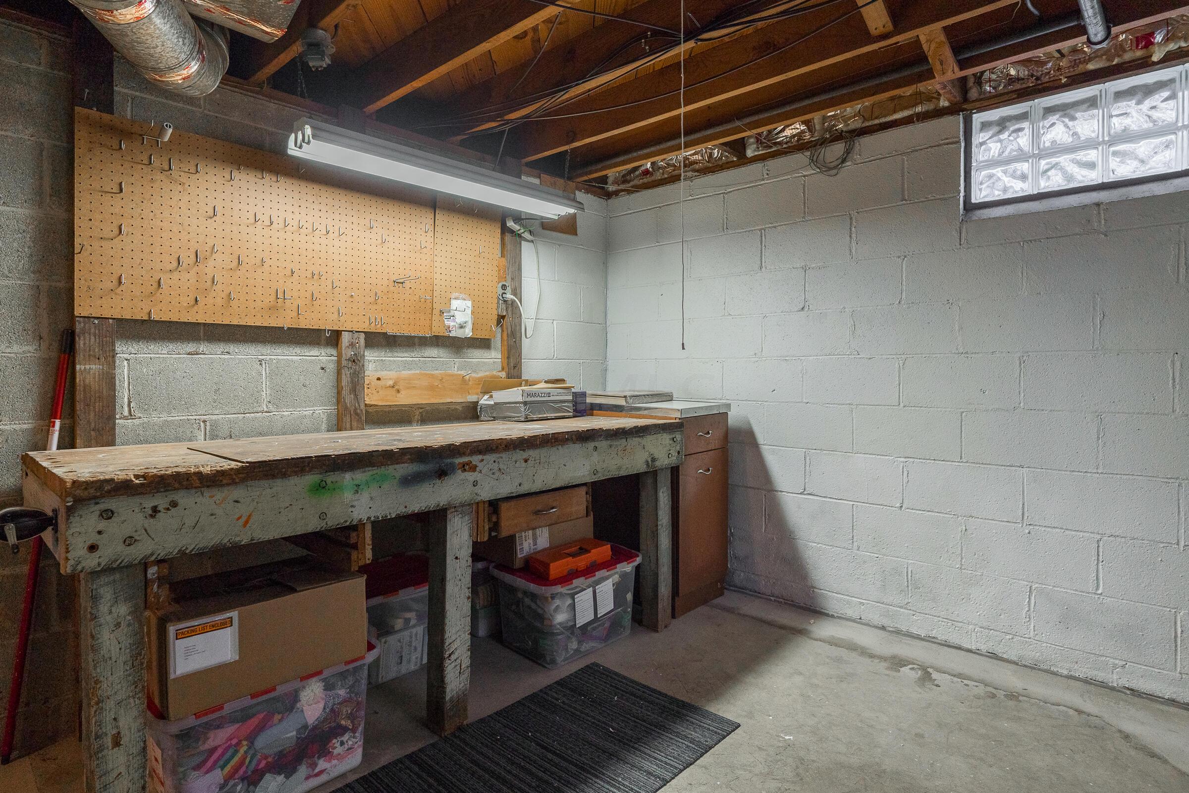 2185 Cranford Road Columbus, OH 43221 - Photo 31 of 38 Lower Level Work Bench
