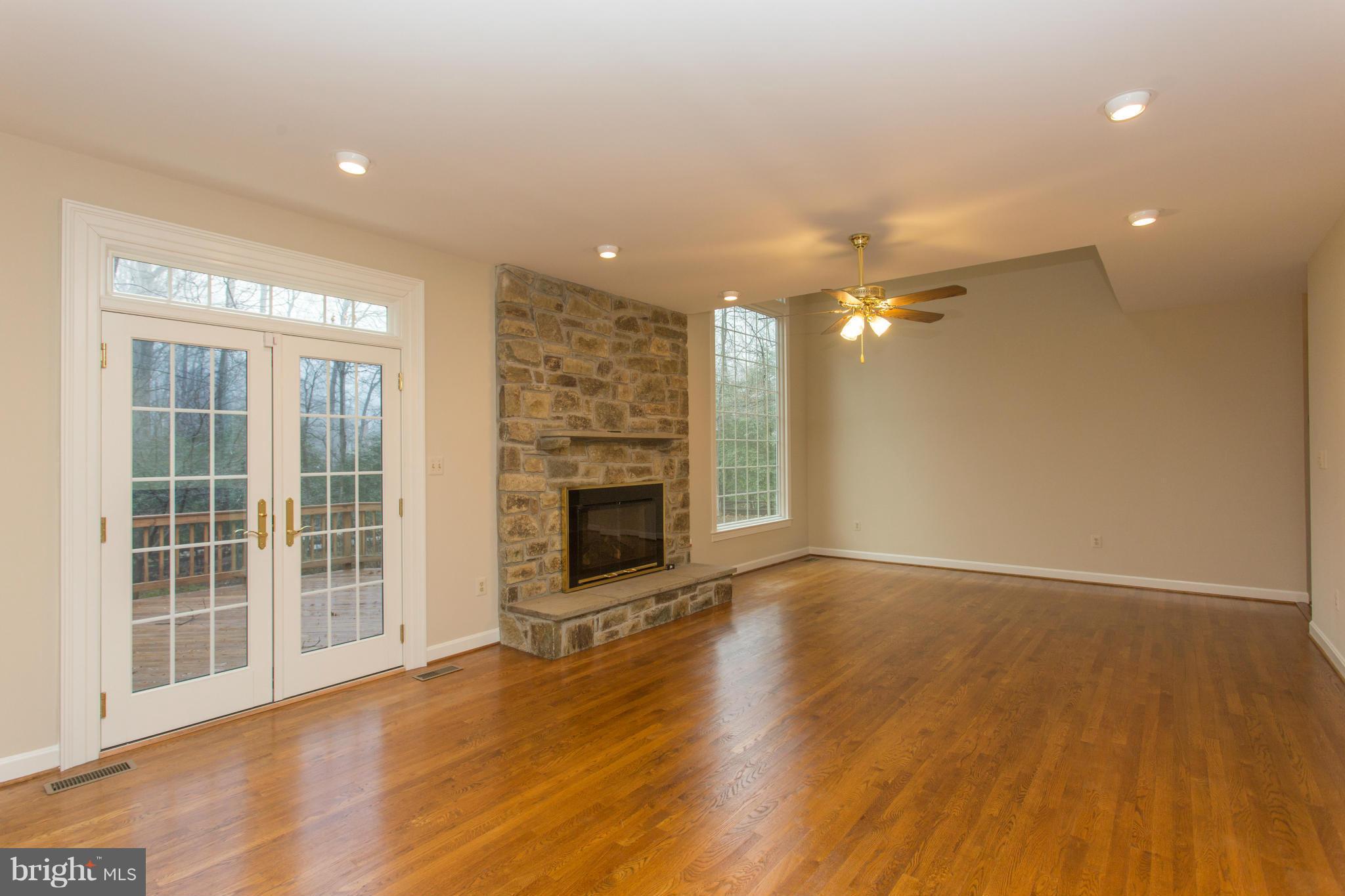 10098 Bird Road Vienna, VA 22181 - Photo 11 of 30 Family Room
