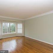 10098 Bird Road Vienna, VA 22181 - Photo 14 of 30 Living Room