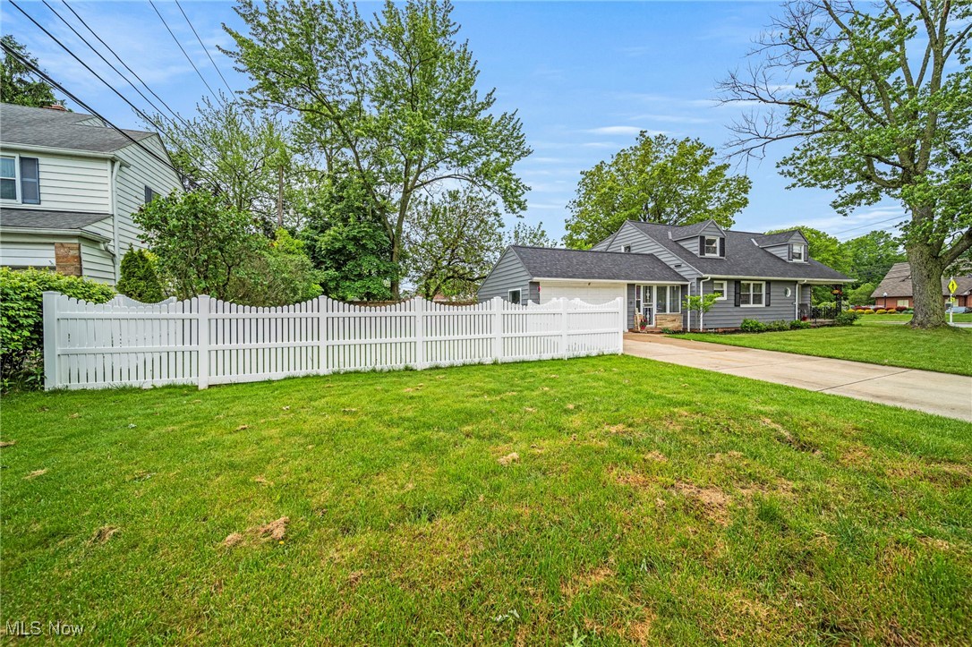 2039 South Green Road South Euclid, OH 44121 - Photo 3 of 35