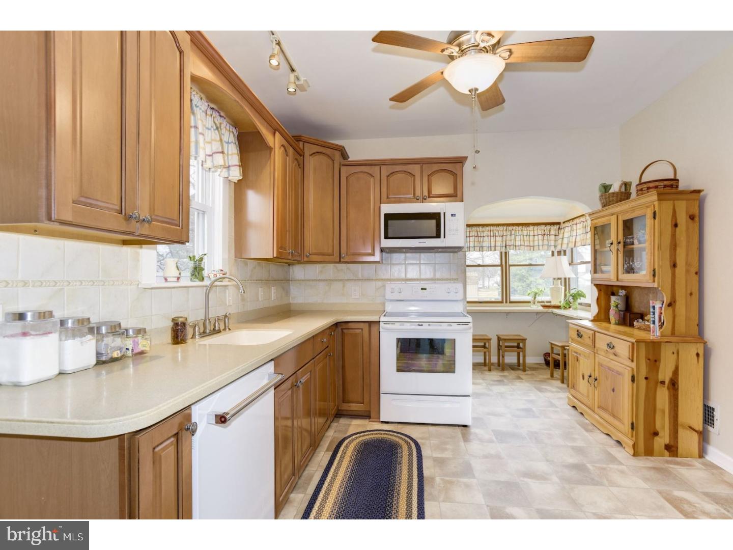 404 Lippincott Avenue Riverside, NJ 08075 - Photo 3 of 23