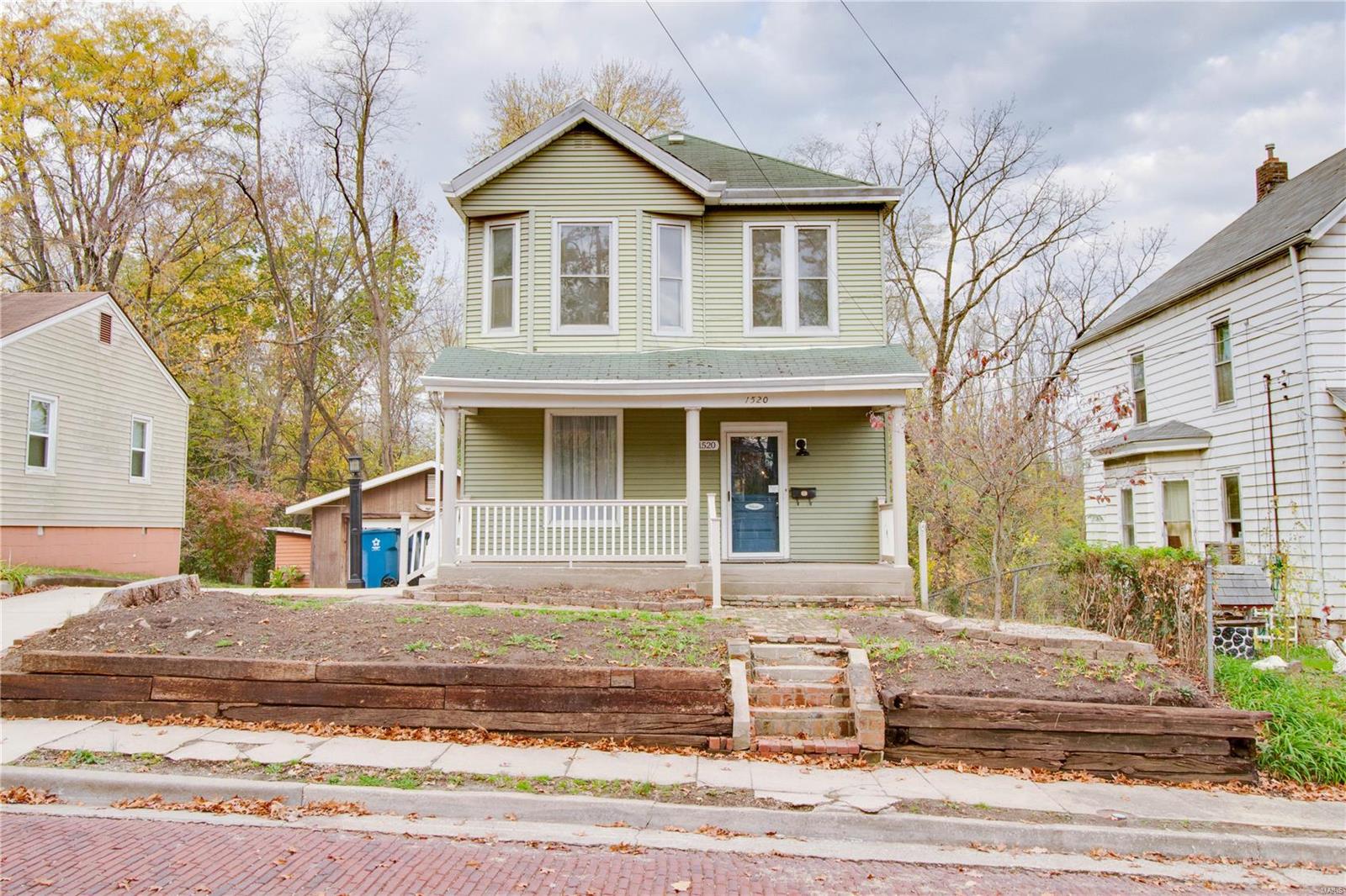 1520 Langdon Street, Alton, IL 62002 Compass