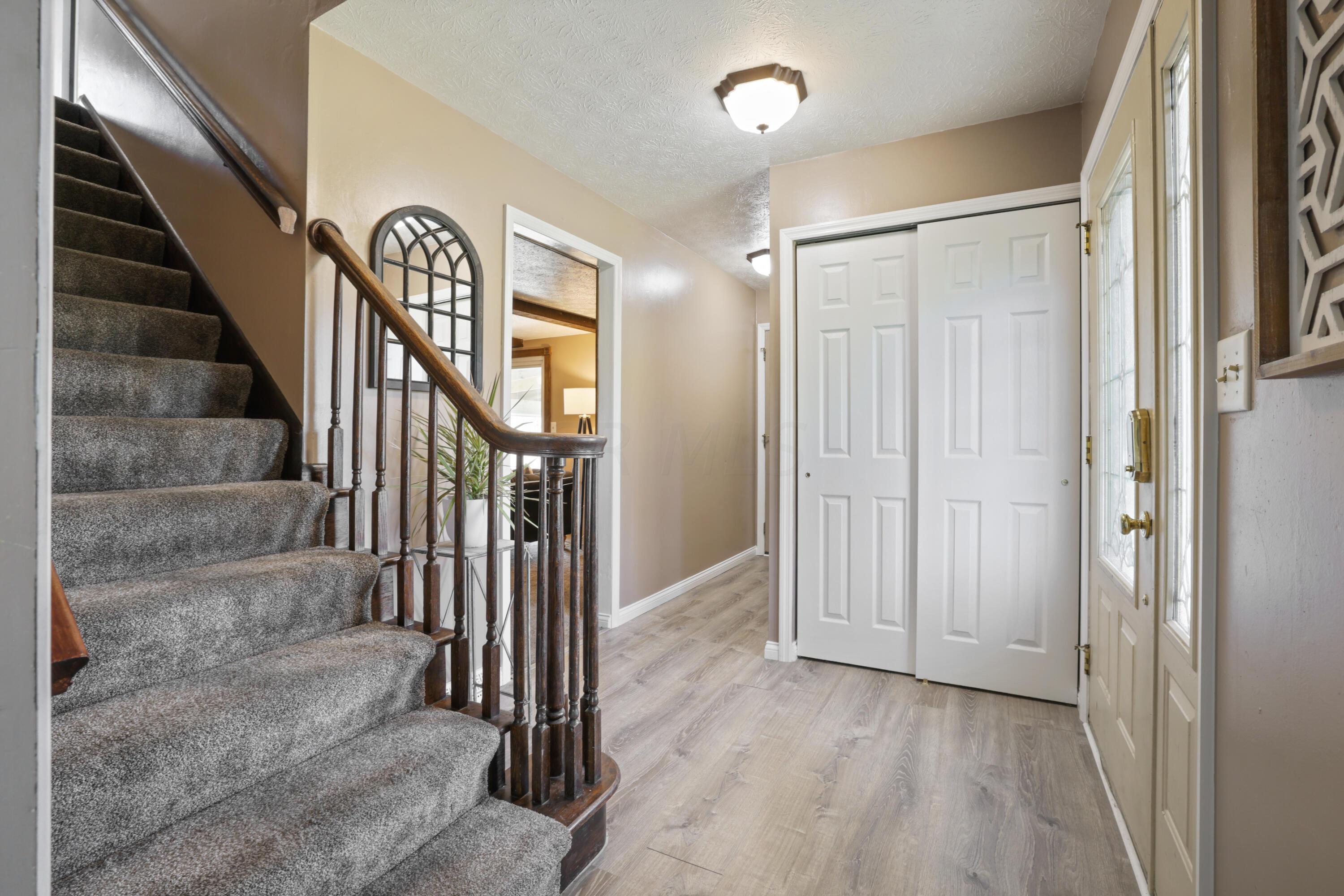 1725 Demorest Road Columbus, OH 43228 - Photo 17 of 75 Foyer